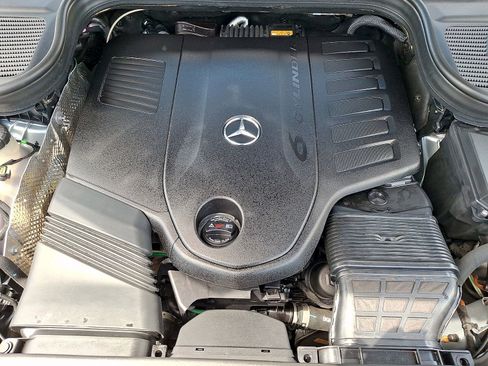 Certified 2024 Mercedes-Benz GLS 450 4MATIC image 28