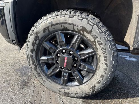 Used 2024 GMC Sierra 2500 AT4 w/ AT4 Preferred Package AWD/4WD image 6