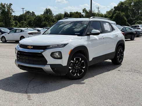 Used 2023 Chevrolet TrailBlazer LT FWD image 3