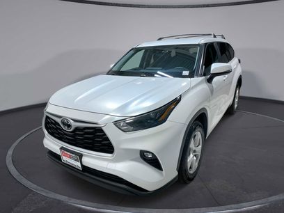 Used 2023 Toyota Highlander LE
