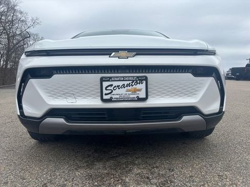 Certified 2025 Chevrolet Equinox EV LT FWD image 21