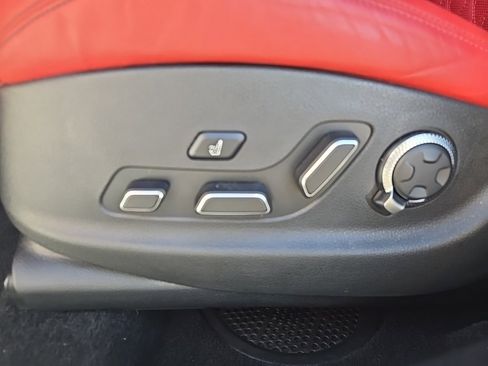 Used 2025 Genesis GV70 3.5T Sport w/ Sport Prestige Package image 15