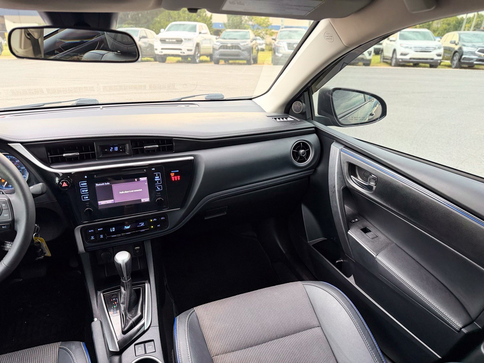 Used 2018 Toyota Corolla SE FWD image 28