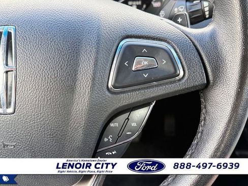 Used 2016 Lincoln MKZ image 21