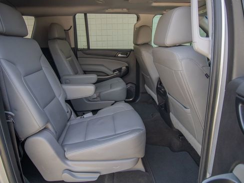 Used 2017 Chevrolet Suburban LT image 23