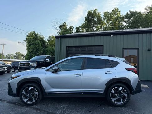 Used 2024 Subaru Crosstrek 2.5i Limited w/ Crosstrek Mirror Package image 3