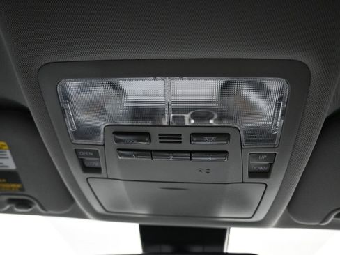 Used 2019 Toyota Highlander XLE image 26