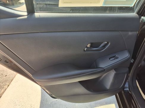 Used 2024 Nissan Sentra SV FWD image 15
