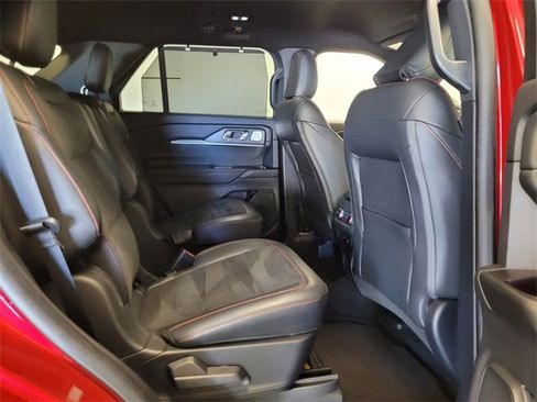 Used 2025 Ford Explorer ST image 16