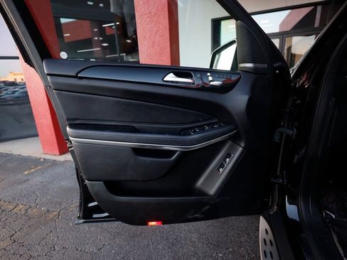 Used 2018 Mercedes-Benz GLS 550 4MATIC image 16
