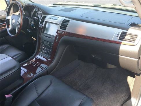 Used 2008 Cadillac Escalade AWD image 25