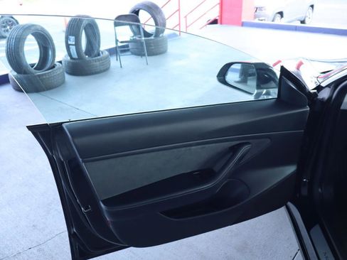 Used 2018 Tesla Model 3 Long Range RWD image 12