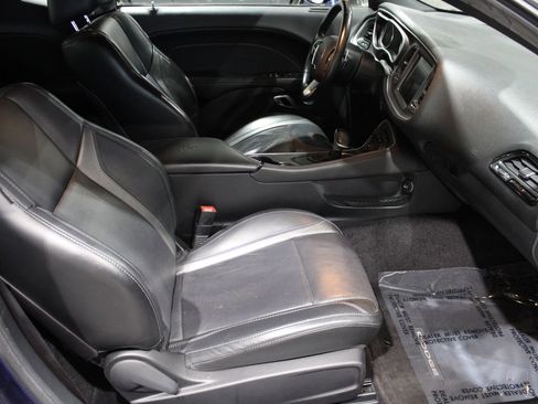 Used 2016 Dodge Challenger SXT Plus image 34