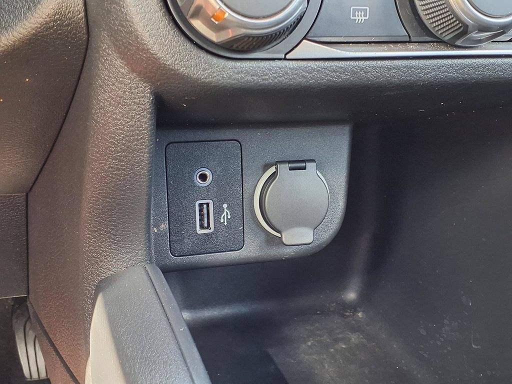 Used 2025 Nissan Kicks Play S FWD image 12