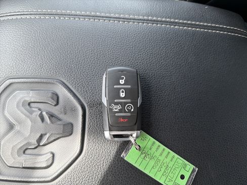 Used 2025 RAM 1500 Laramie w/ Sport Appearance Package AWD/4WD image 29