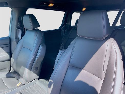 Used 2024 Honda Odyssey Sport image 12