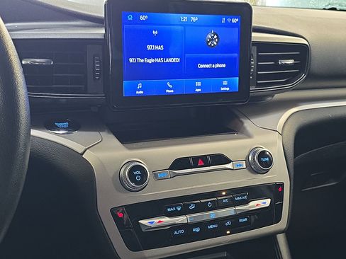 Certified 2022 Ford Explorer XLT image 17