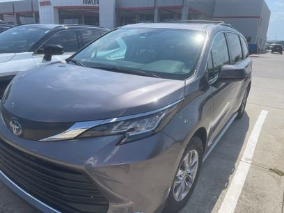 Used 2021 Toyota Sienna XLE