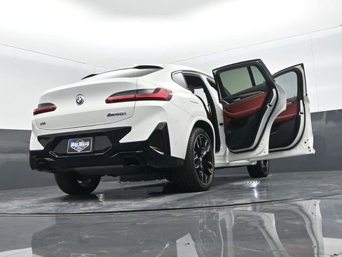 Used 2024 BMW X4 M40i w/ Premium Package image 29