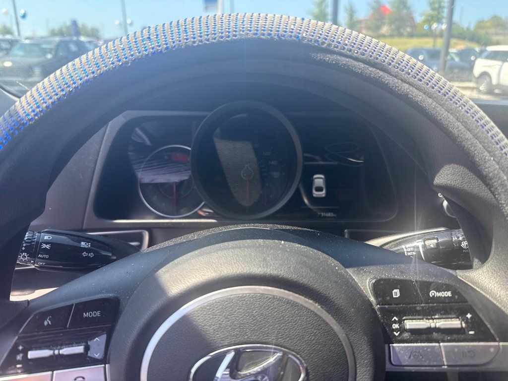 Used 2023 Hyundai Elantra SEL w/ Cargo Package FWD image 1