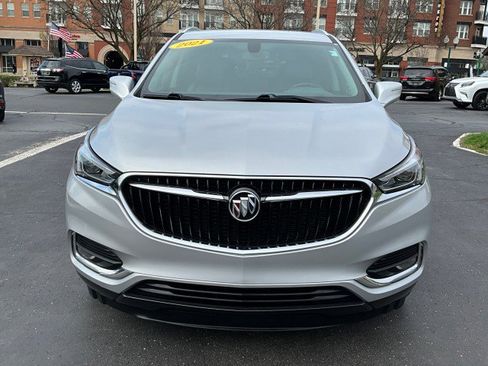 Used 2021 Buick Enclave Essence FWD image 2
