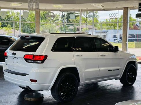 Used 2021 Jeep Grand Cherokee Laredo X AWD/4WD image 6
