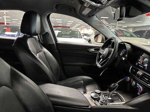 Used 2018 Alfa Romeo Giulia Ti w/ TI Leather Package RWD image 29