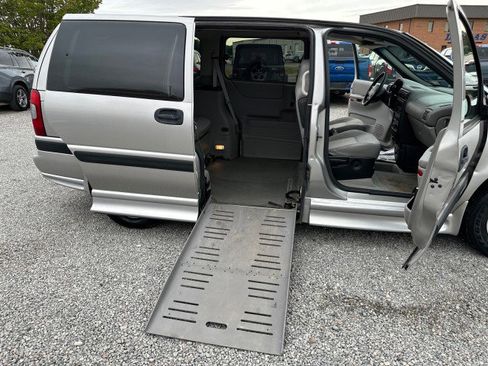 Used 2004 Chevrolet Venture Plus w/ Climate Package FWD image 22