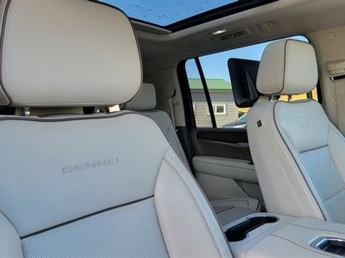Used 2021 GMC Yukon XL Denali w/ Denali Premium Package image 49