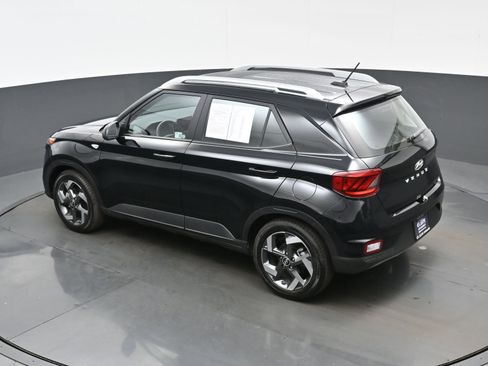 Certified 2025 Hyundai Venue SEL image 35