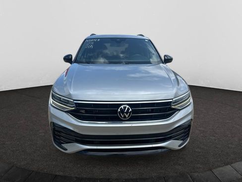 Used 2023 Volkswagen Tiguan SE R-Line FWD image 2