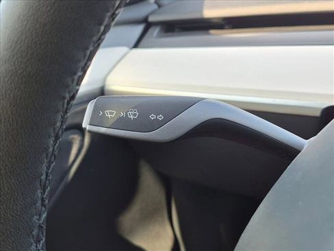 Used 2024 Tesla Model Y Long Range AWD/4WD image 10