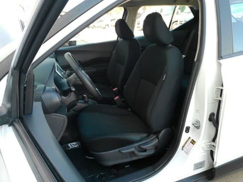 Used 2024 Nissan Kicks S image 13