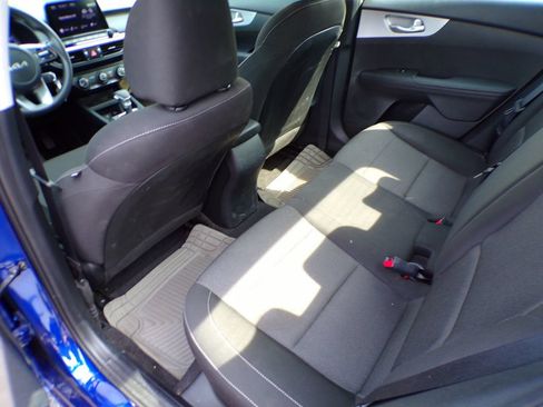 Used 2023 Kia Forte LXS w/ LXS Technology Package FWD image 13