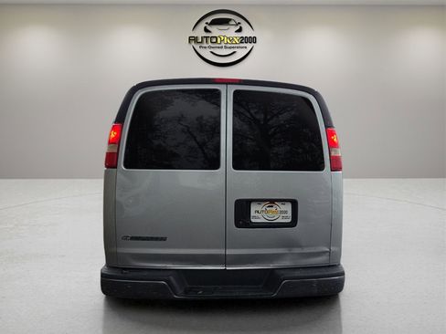 Used 2017 Chevrolet Express 3500 LT w/ LT Preferred Equipment Group image 6