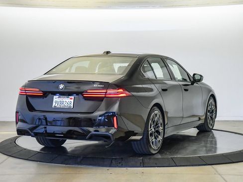 Used 2026 BMW 530i w/ M Sport Package RWD image 5