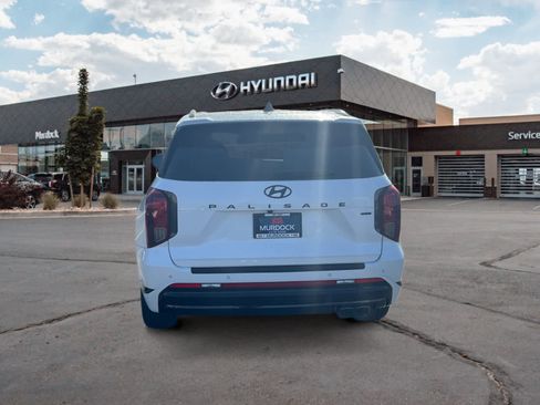 Used 2024 Hyundai Palisade Calligraphy image 4