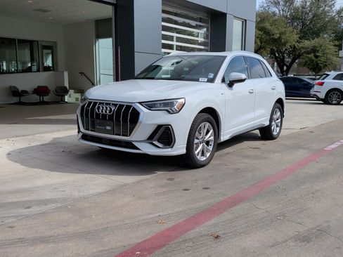 Used 2023 Audi Q3 2.0T Premium Plus w/ Premium Plus Package image 5