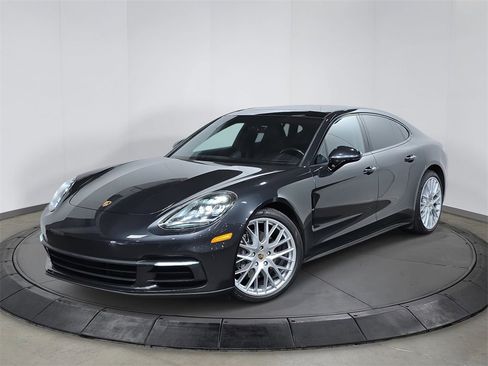 Used 2019 Porsche Panamera 4 image 1