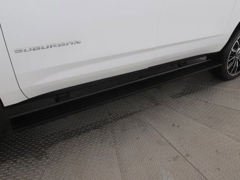 Used 2025 Chevrolet Suburban High Country image 18