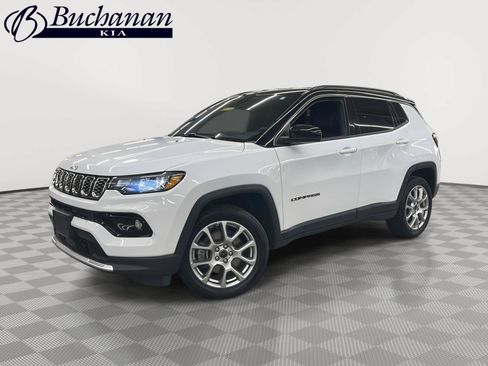 Used 2025 Jeep Compass Limited AWD/4WD image 1