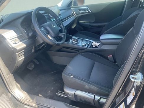 Used 2022 Mitsubishi Outlander ES image 17