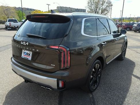 Used 2024 Kia Telluride SX Prestige w/ Towing Package image 4