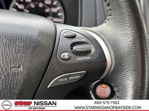 Used 2019 Nissan Pathfinder SV image 25