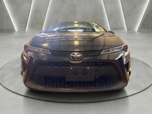 Used 2021 Toyota Corolla LE FWD image 2