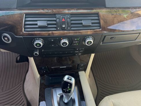 Used 2008 BMW 528xi Sedan image 13