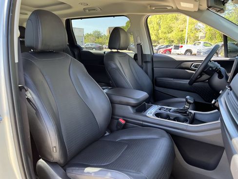 Used 2026 Kia Carnival SX Prestige FWD image 25