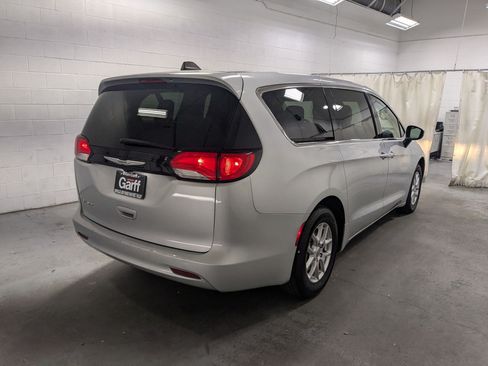 Certified 2023 Chrysler Voyager LX FWD image 7