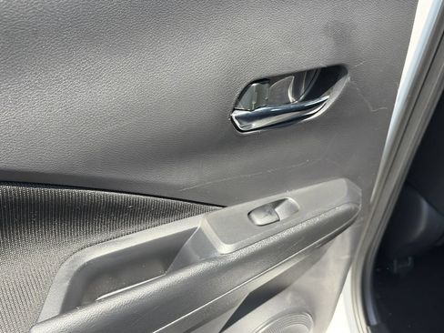Certified 2024 Nissan Kicks SV FWD image 17