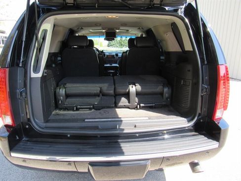 Used 2010 Cadillac Escalade Premium AWD/4WD image 22